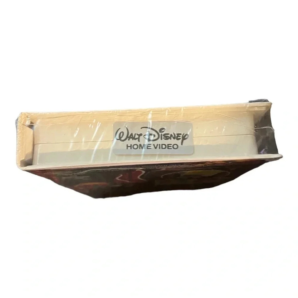 Sealed Disneys Snow White and the Seven Dwarfs VHS - Picture 5 of 7